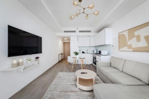 Bright 1BR with balcony in Luma 22